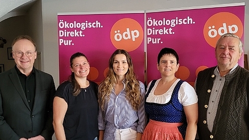 Bezirkstagsspitzenkandidat Urban Mangold, Landtagsspitzenkandidatin Agnes Becker und die örtlichen Kandidatinnen und Kandidaten Johanna Seitz, Anita Hofbauer (beide Bezirkstag) und Karl Haberzettl (Landtag)